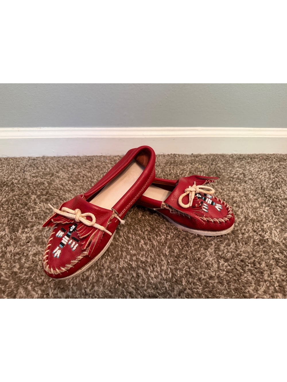 Minnetonka Thunderbird Moccasins Women’s 6